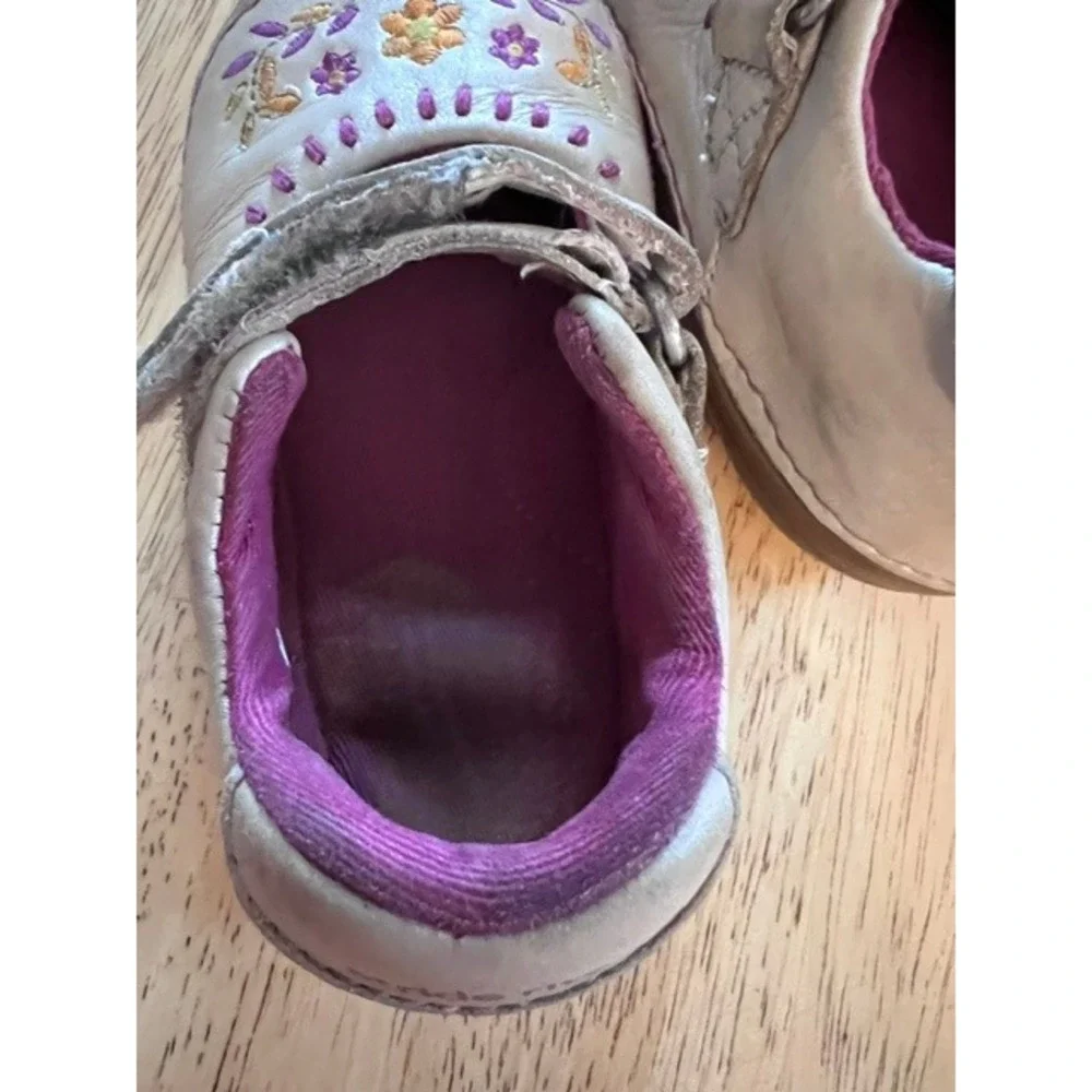 Stride Rite Mary Jane Kids 5 Silver Good Floral Embroidered Leather Shoes